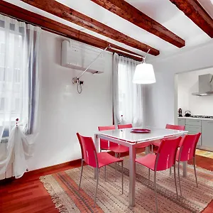 apartment-biennale.hotelslidodijesolo.com/